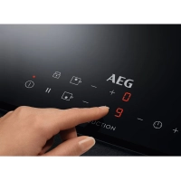 Индукционная варочная поверхность Domino AEG IKB32300CB