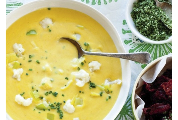 Сливочный суп из цветной капусты и картофеля